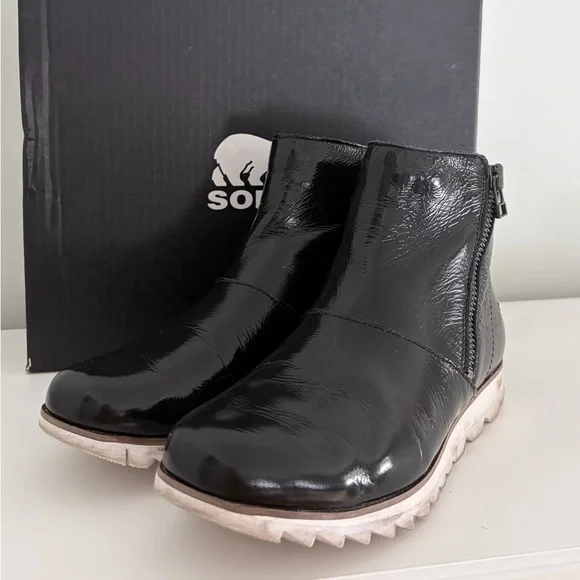 Sorel boots size 8 - Picture 5 of 12